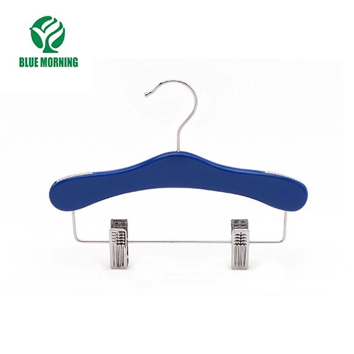 ME10 Wooden Hangers