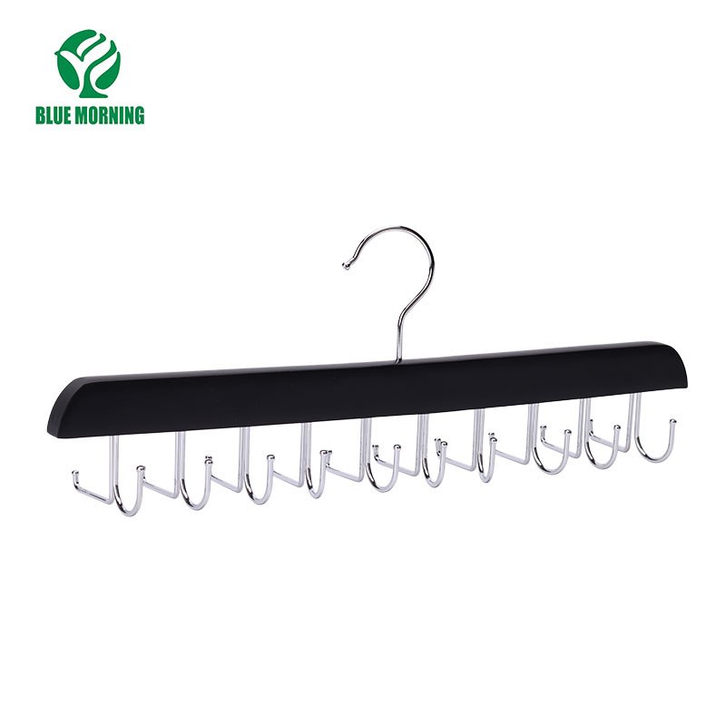 MG31 Wooden Hangers