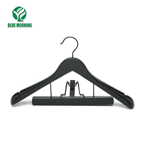 MH6 Wooden Hangers