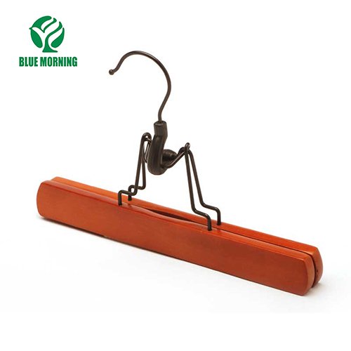 MK10 Wooden Hangers